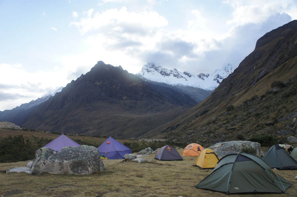 Campement au pied de l'Alpamayo